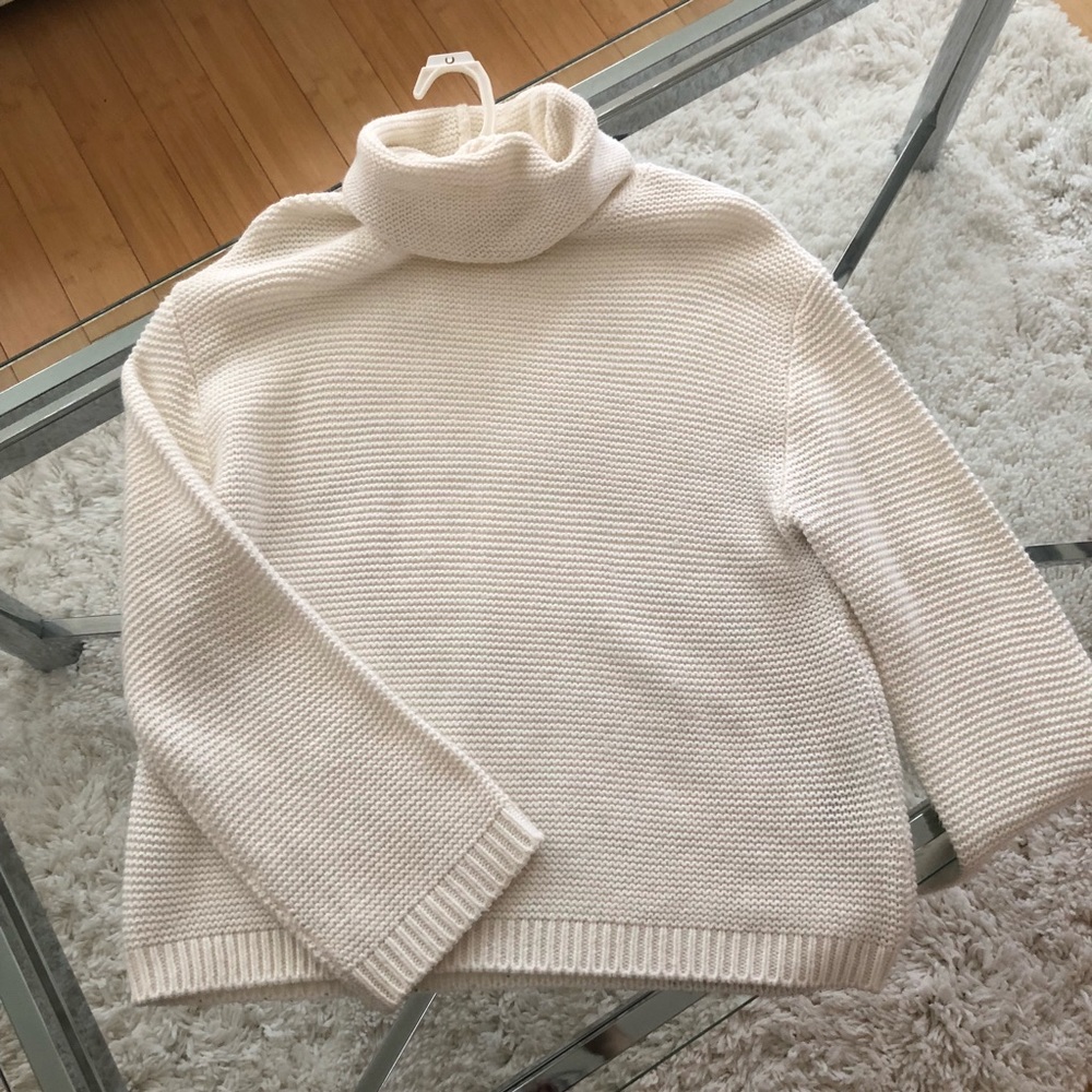 White knit turtle neck sweater